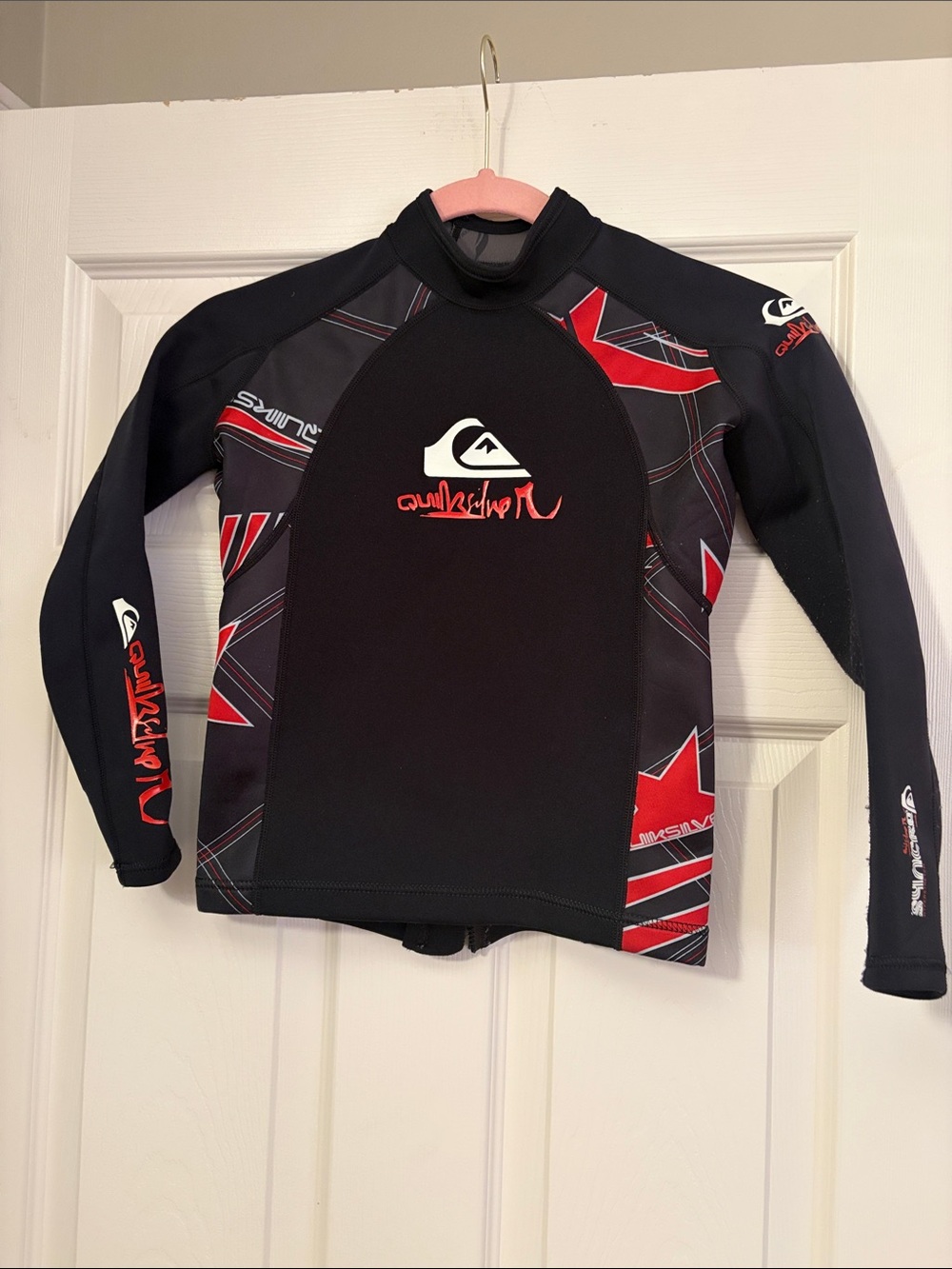 Quiksilver Kids Black & Red Long-Sleeve Wet Suit Rashguard Top
